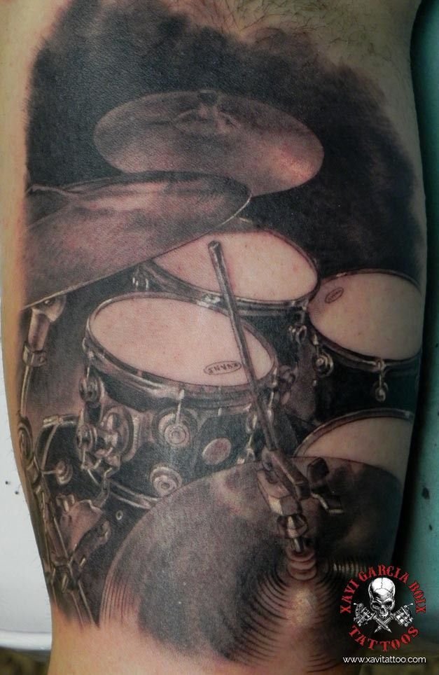 Tatuaje realista de Batería en Valencia por Xavi García Boix