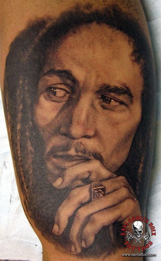 Tatuaje retrato realista de Bob Marley (II) en Valencia por Xavi García Boix