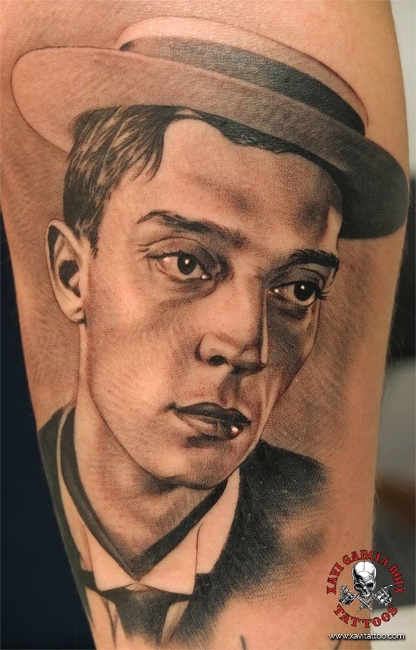 Tatuaje retrato realista de Buster Keaton en Valencia por Xavi García Boix