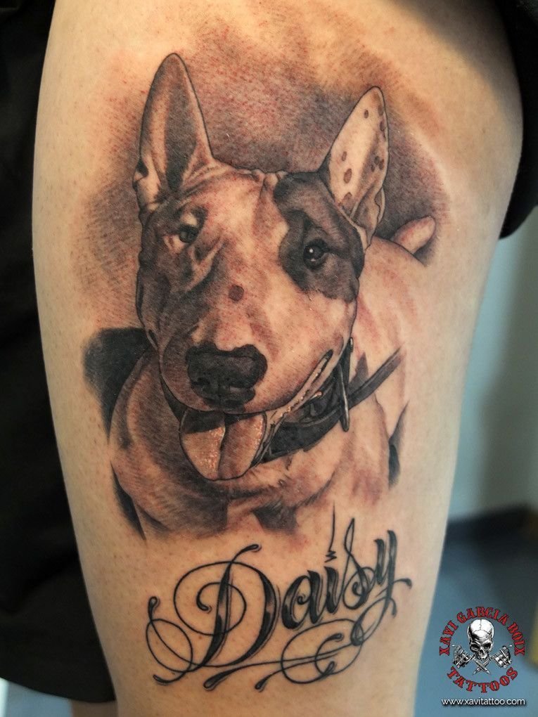 Tatuaje realista de Daisy (perra) en Valencia por Xavi García Boix