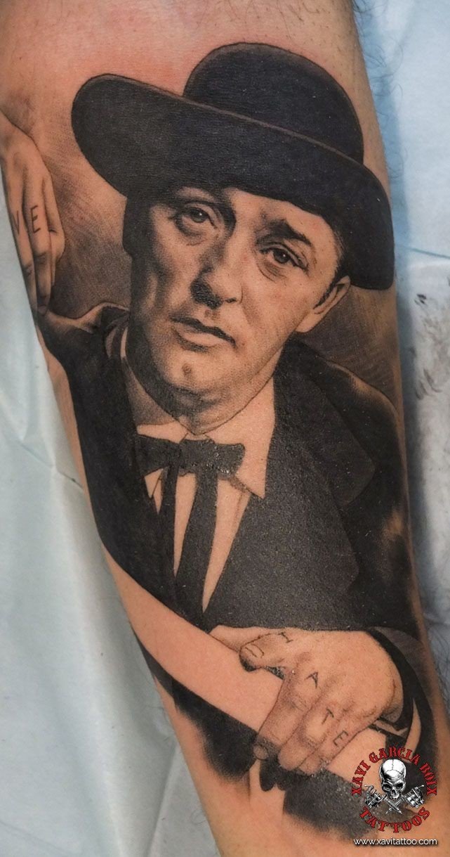 Tatuaje retrato realista de El cabo del miedo en Valencia por Xavi García Boix