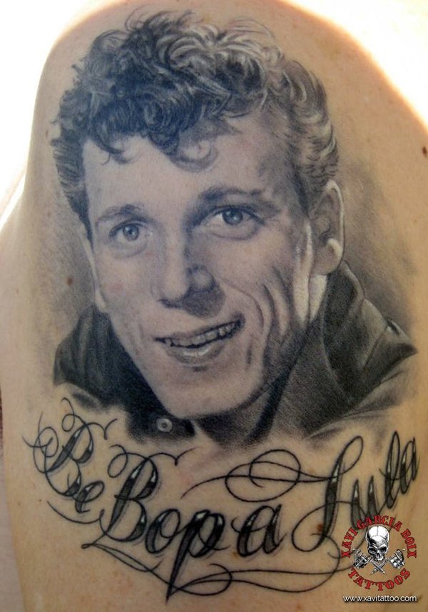 Tatuaje retrato realista de Gene Vincent en Valencia por Xavi García Boix