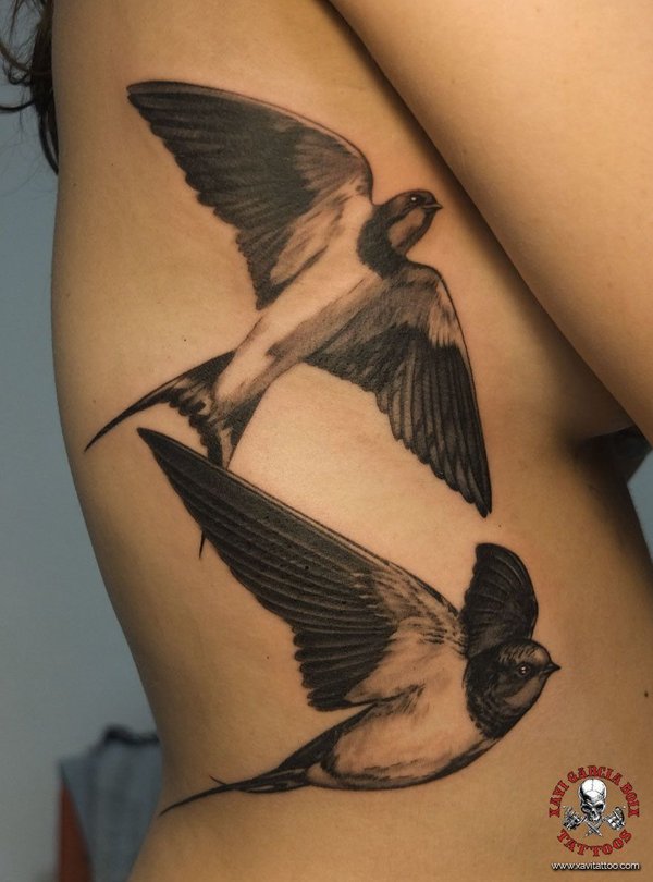 Tatuaje realista de Golondrinas en Valencia por Xavi García Boix
