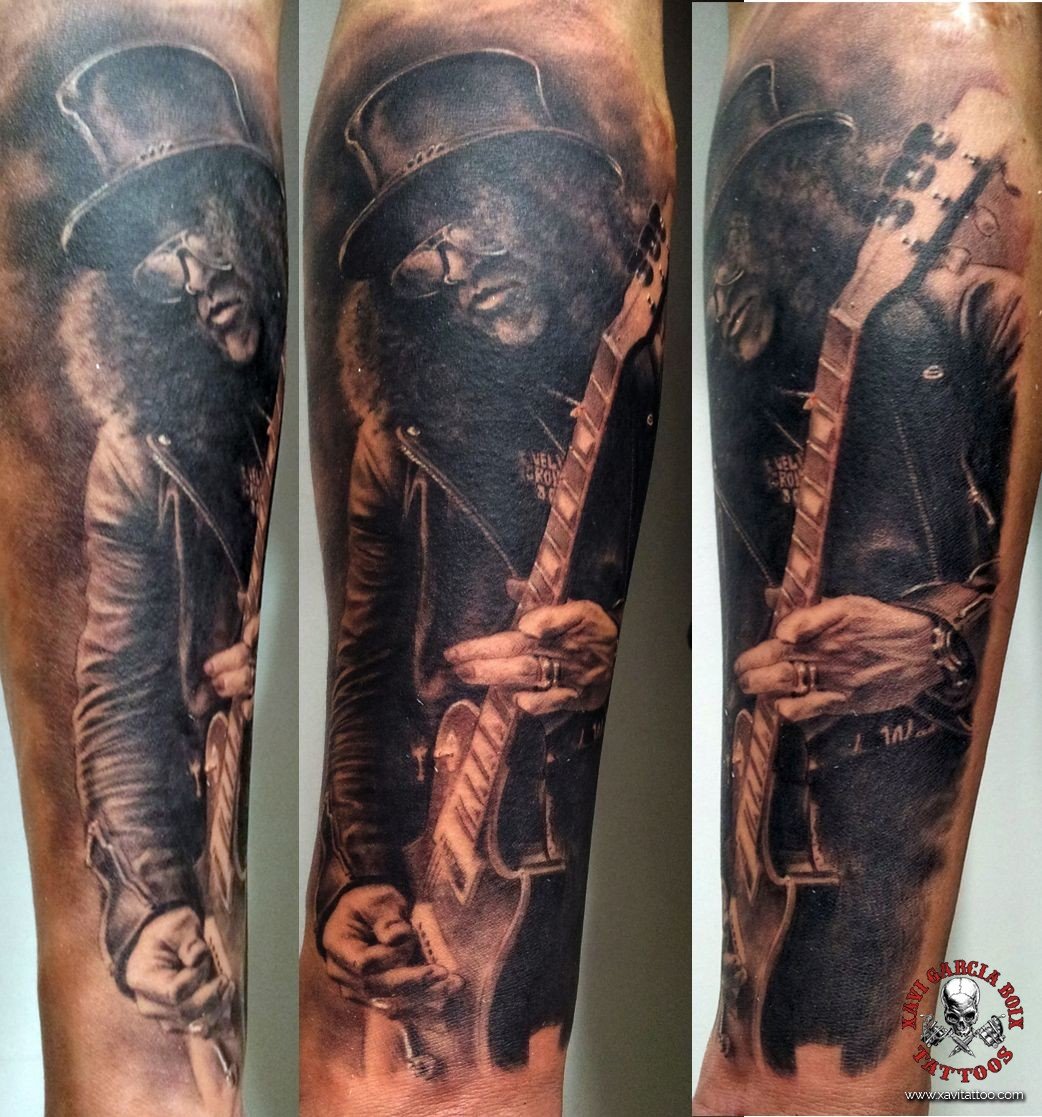 Tatuaje retrato realista de Slash en Valencia por Xavi García Boix