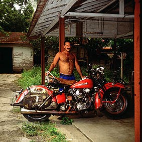Oscar Raúl Sotolongo con su 1946 FL Harley-Davidson, 1200 cc Knucklehead, Ranchuelo, Villa Clara