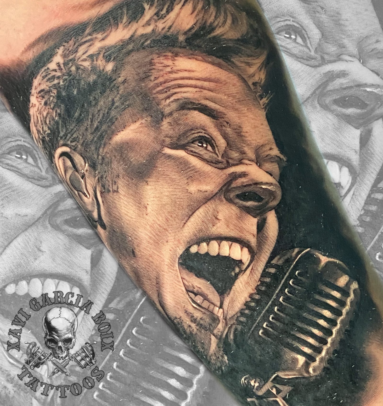 Tatuaje retrato realista de James Hetfield en Valencia por Xavi García Boix