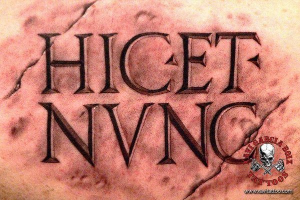 Tatuaje realista de Hic et nunc en Valencia por Xavi García Boix