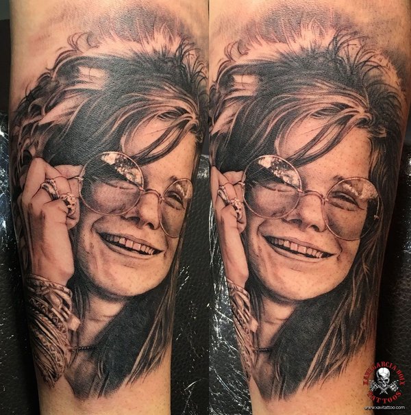 Tatuaje retrato realista de Janis Joplin en Valencia por Xavi García Boix