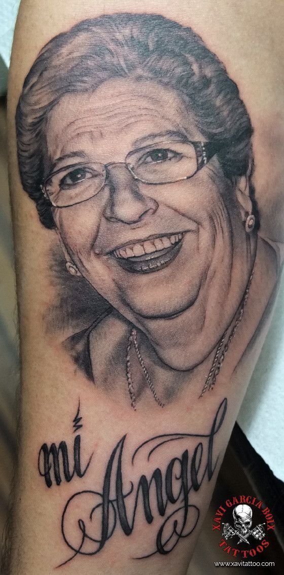 Tatuaje retrato familiar de Mi ángel en Valencia por Xavi García Boix