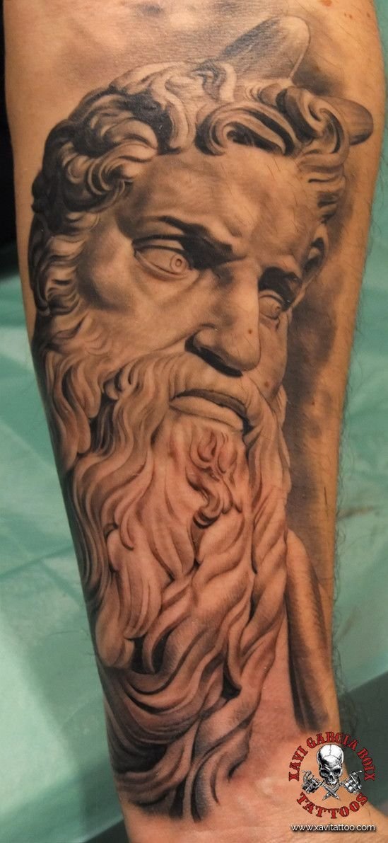 Tatuaje realista de Moisés de Miguel Ángel en Valencia por Xavi García Boix
