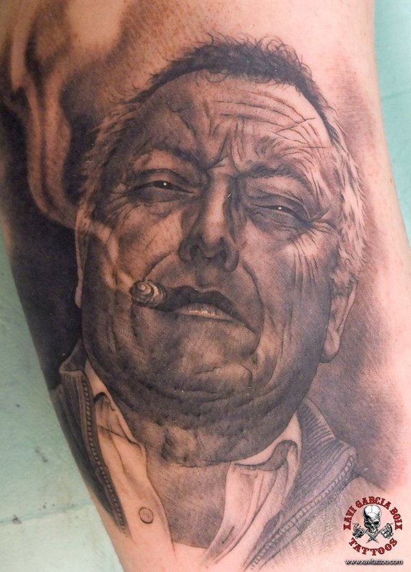 Tatuaje retrato familiar de Padre (II) en Valencia por Xavi García Boix