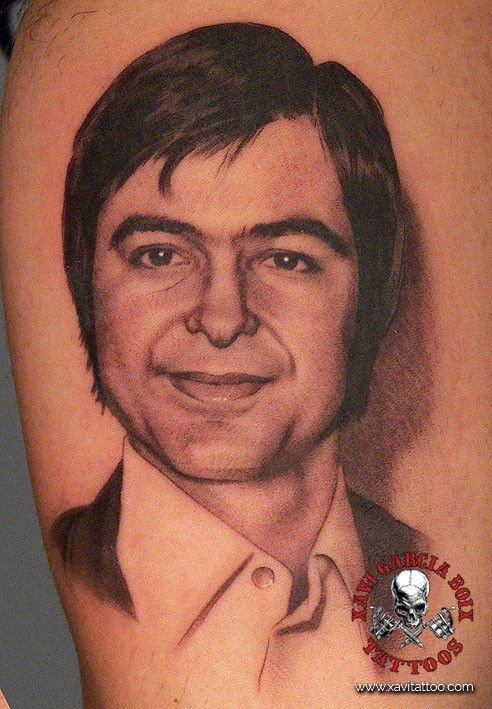 Tatuaje retrato familiar de Padre en Valencia por Xavi García Boix