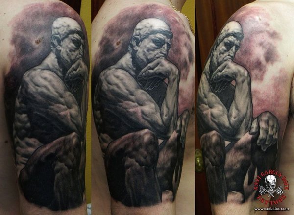 Tatuaje realista: El pensador de Auguste Rodin, por Xavi García Boix en Valencia