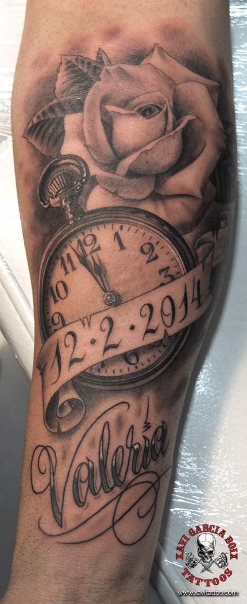 Tatuaje realista de Reloj en Valencia por Xavi García Boix
