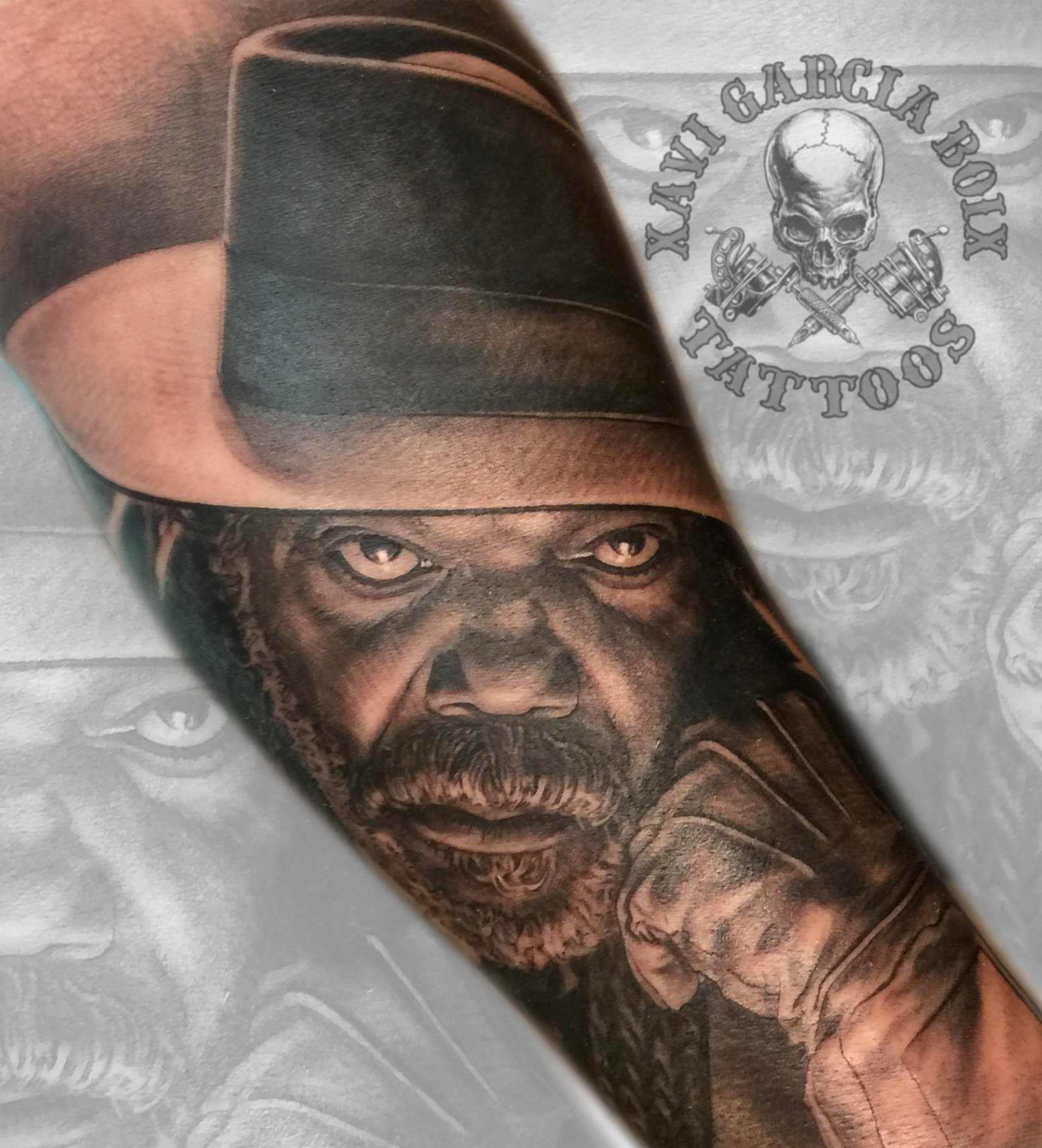 Tatuaje retrato realista de Samuel L. Jackson en Valencia por Xavi García Boix