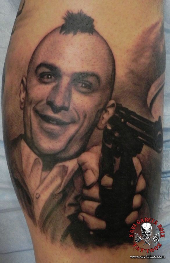 Tatuaje retrato realista de Taxi Driver en Valencia por Xavi García Boix