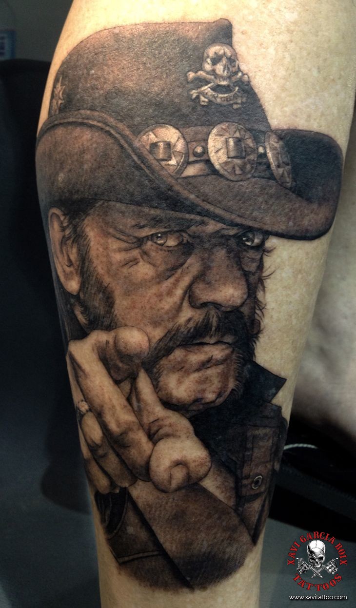 Tatuaje retrato Lemmy Kilmister