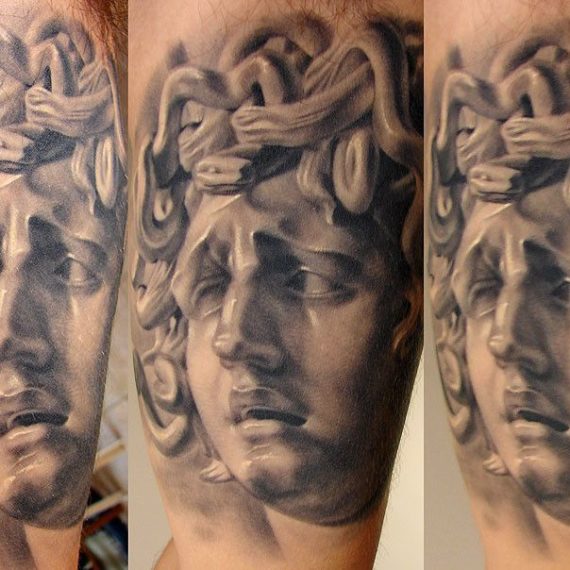 xavi garcia boix tattoo retrato realismo portrait realism tatuaje valencia diversos random medusa sculpture escultura