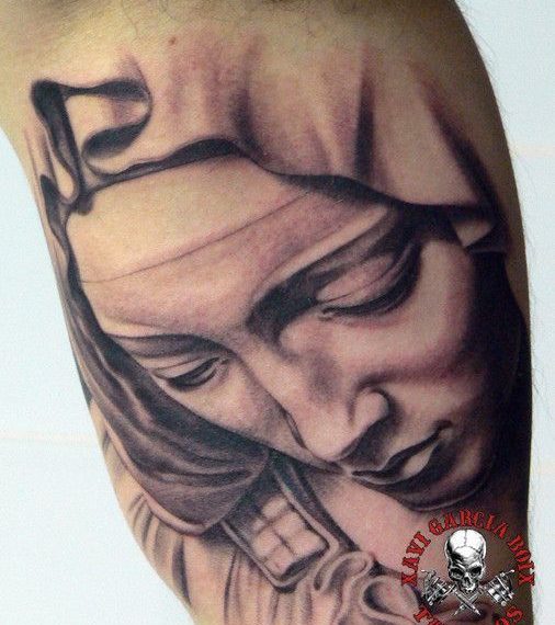 xavi garcia boix tattoo retrato realismo portrait realism tatuaje valencia diversos random piedad pieta miguel angel sculpture escultura