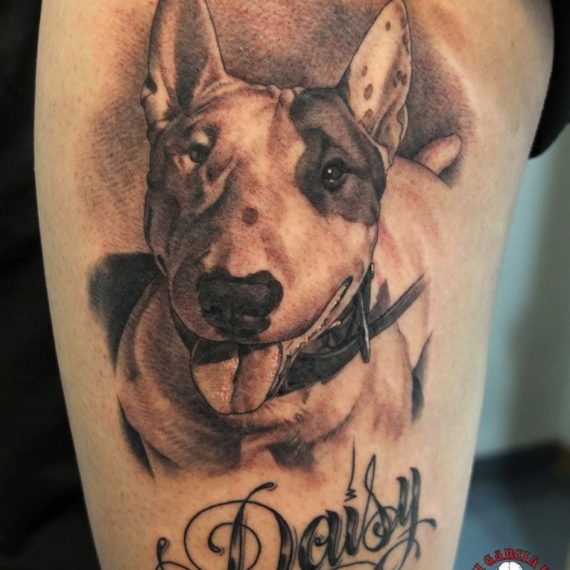 xavi garcia boix tattoo retrato realismo portrait realism tatuaje valencia familia family tatuajes daisy dog perro perra