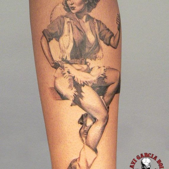 xavi garcia boix tattoo retrato realismo portrait realism tatuaje valencia pin ups girls chicas Maid Pin Up cowgirl vaquera west oeste