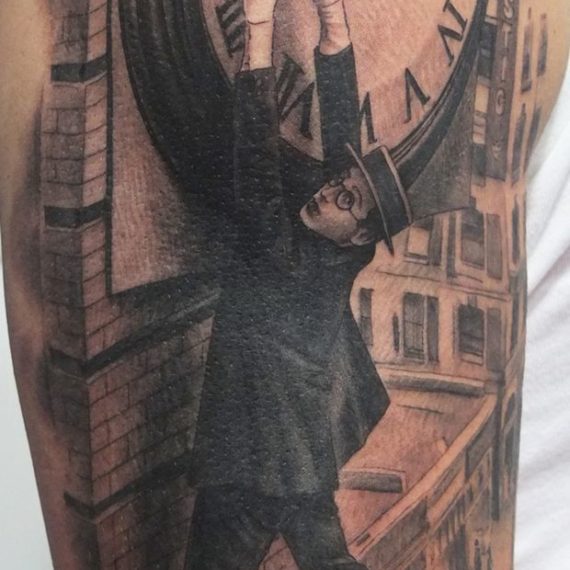 xavi garcia boix tattoo retrato realismo portrait realism tatuaje valencia tatuajes personajes famosos famous characters harold lloyd