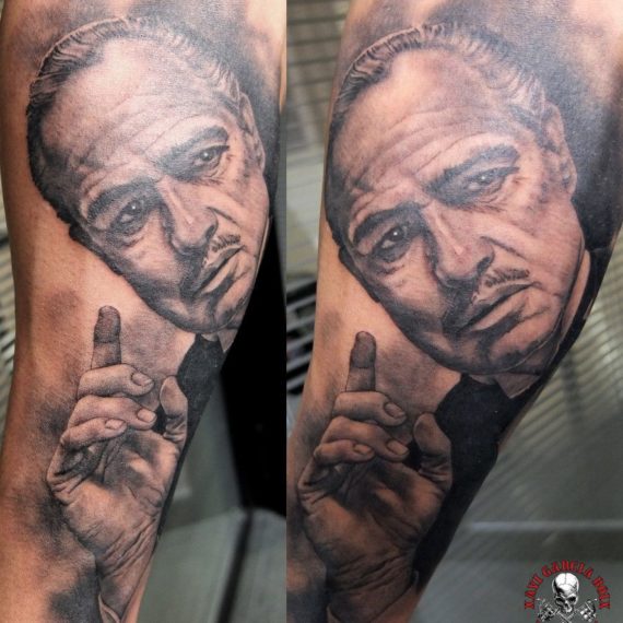 xavi garcia boix tattoo retrato realismo portrait realism tatuaje valencia tatuajes personajes famosos famous characters marlon brando el padrino godfather