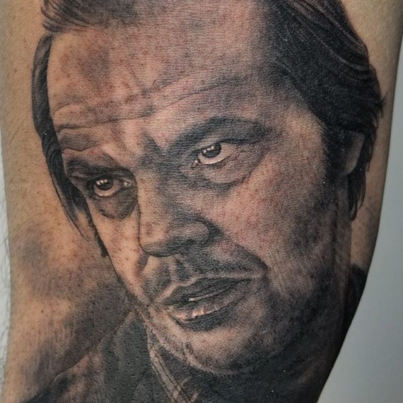 xavi garcia boix tattoo retrato realismo portrait realism tatuaje valencia tatuajes personajes famosos famous characters resplandor jack nicholson